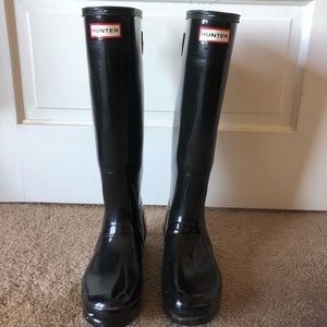 Hunter Rainboots in glossy black